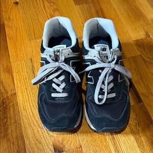 New Balance Women's Black and Gray Sneakers